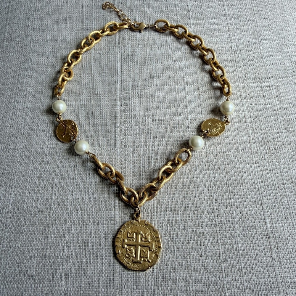 Gold Tone Coin Medallion Pendant Necklace Faux Pearl Chain Statement 18 Inch